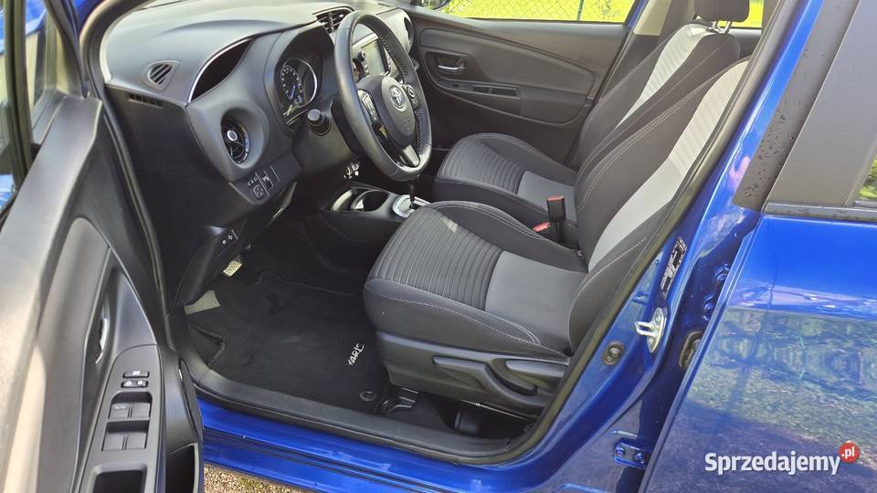 Toyota Yaris Hybryda Automat 35 przebiegu Gdańsk