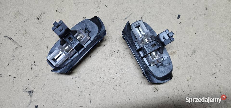 Lampka fotela mercedes w211 2119140010 osobowe Zbąszyń