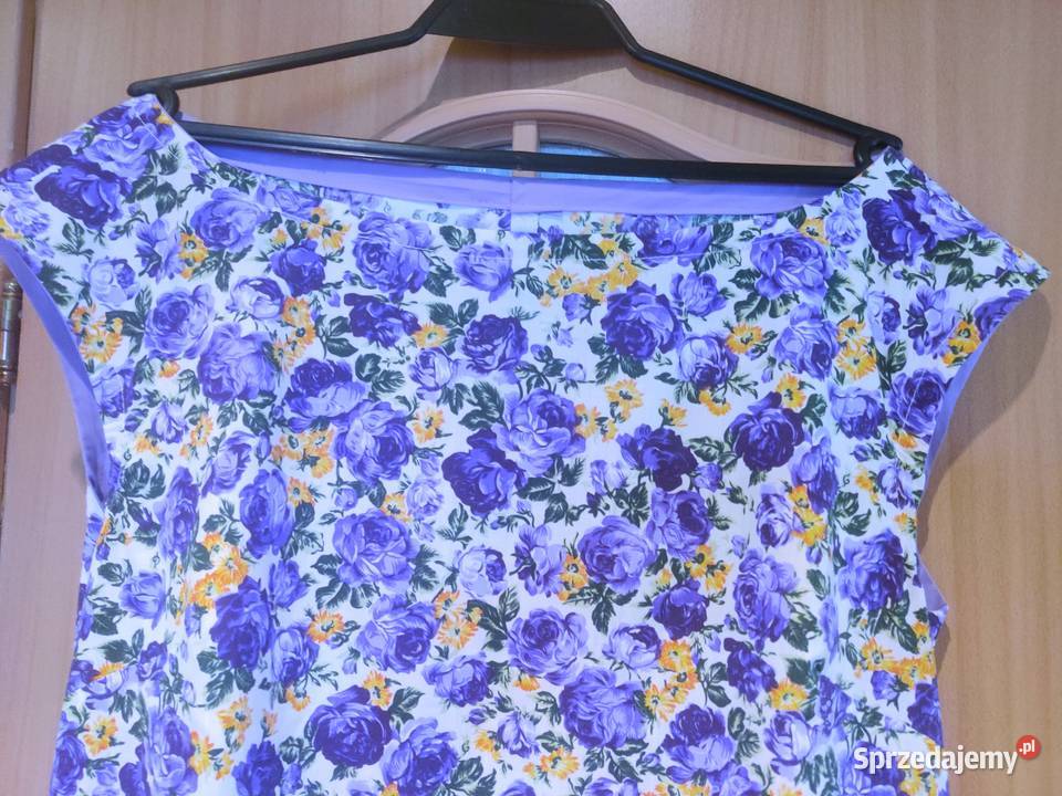 Sukienka letnia w kwiatki długa Myszków