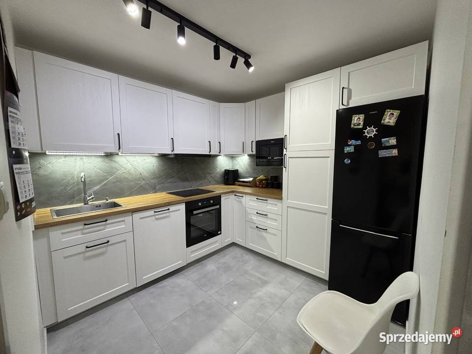 3 pokojowe mieszkanie z balkonem 47m2 remontach Mrągowo