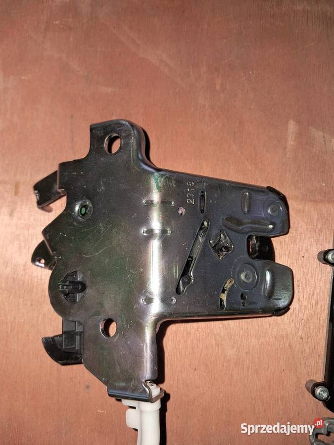 Mechanizm zamek otwieranie klapy Skoda Caroq osobowe Szczurowa