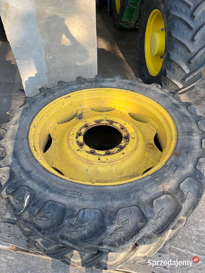 Koła wąskie do międzyrzędzi 30095R52 32085 R36 Strzelin