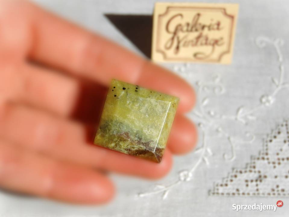 Stara broszka nefryt kaboszon kwadrat design Lublin