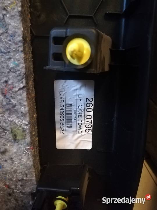 Tapicerka klapy Ford escape kuga Karoseria Ostrołęka sprzedam