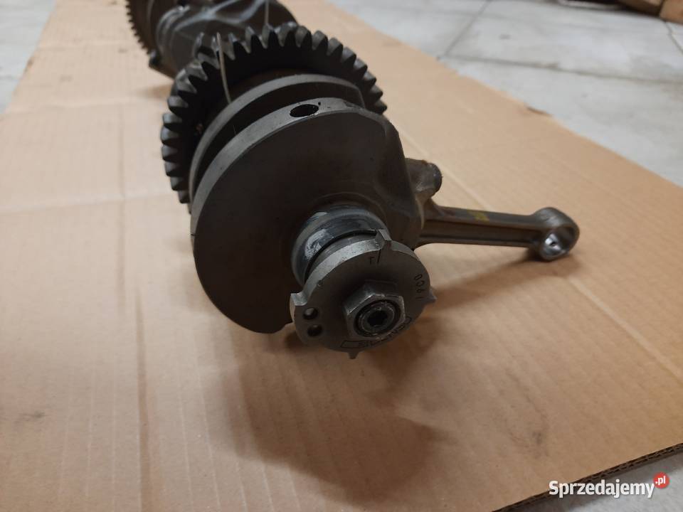 Suzuki GSX 600 wał korbowowy korby panewki