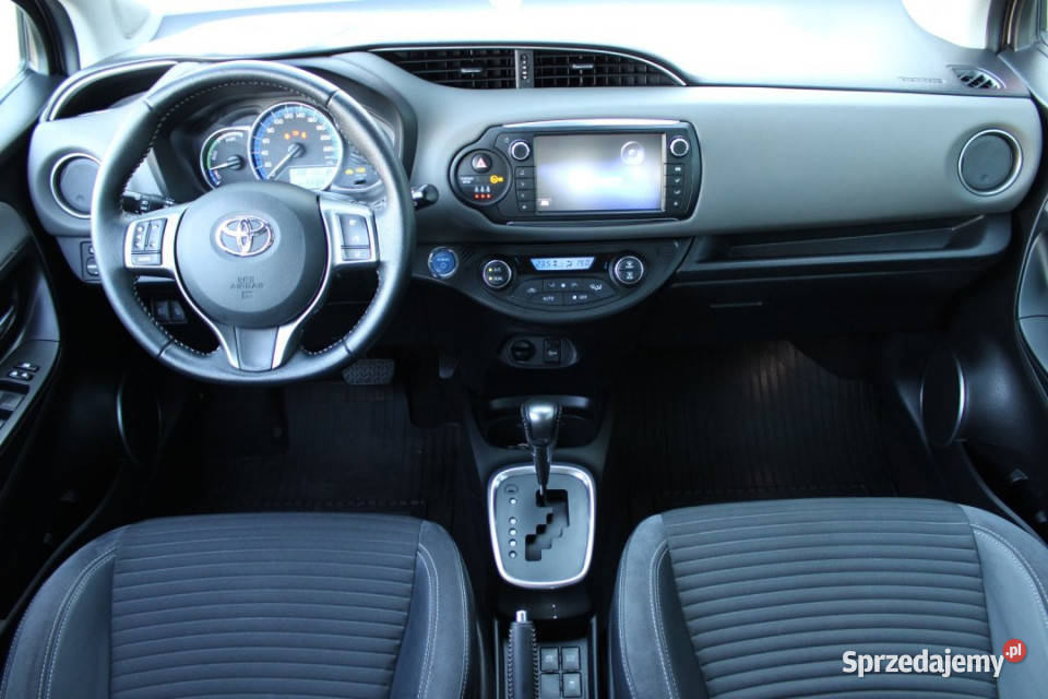 Toyota Yaris 2015r Salon Polska Niski przebieg Yaris śląskie Bielsko-Biała