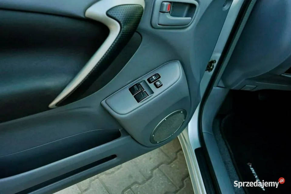 Toyota RAV4 20D4D Klima alu 4x4 serwis 100 2002r mazowieckie Płock sprzedam