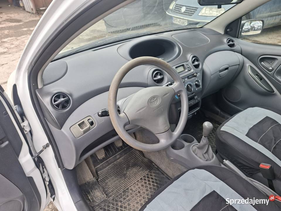 Toyota Yaris BEZ KOROZJI zarejestrowany benzyna Przemyśl