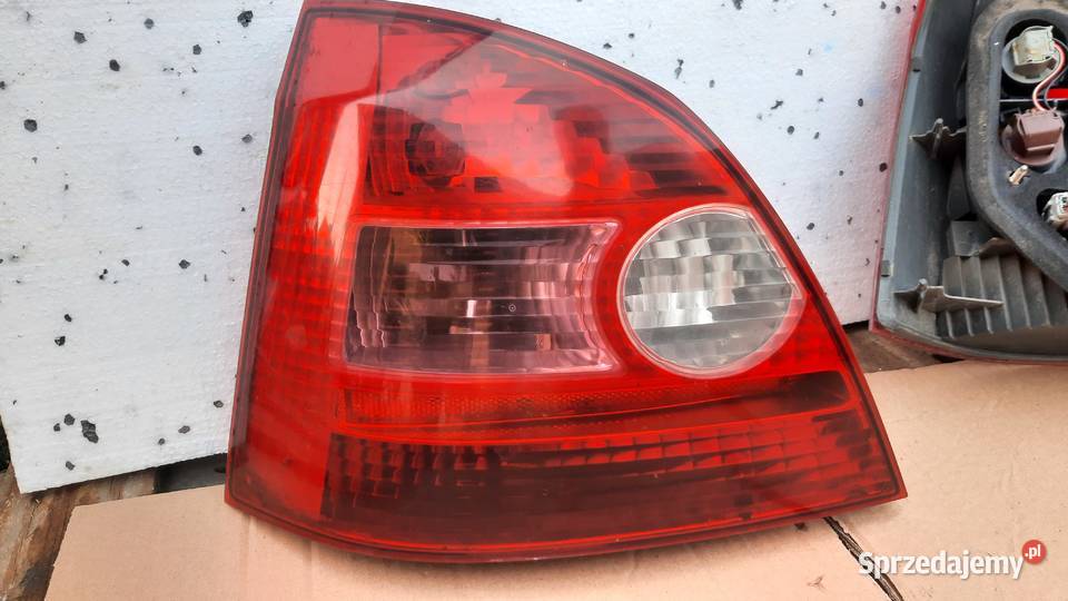 lampa tylna prawa lewa Honda Civic VII 5 drzwi Dębno