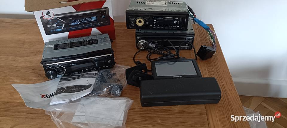 Zestaw retro radioodbiorników JVC Manta Xblitz i Warszawa