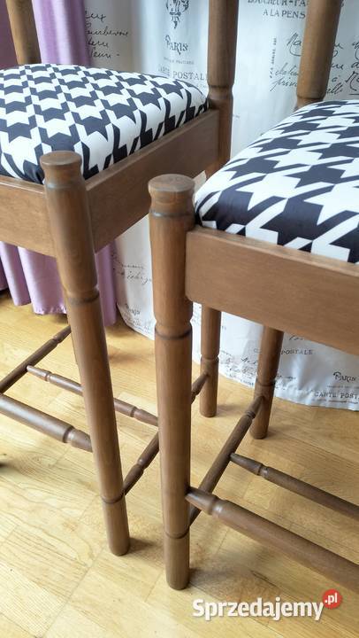 Dwa hokery krzesła barowe