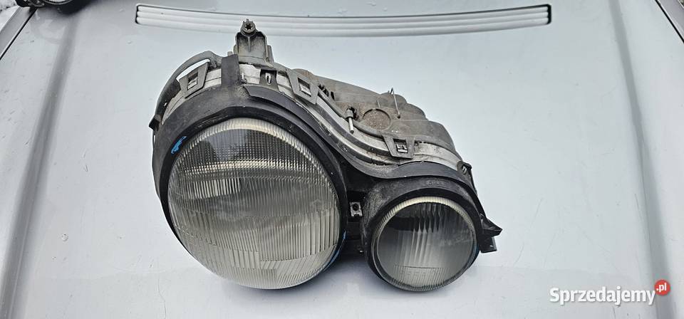 Lampa prawy przód mercedes w210 hella Motoryzacja Zbąszyń