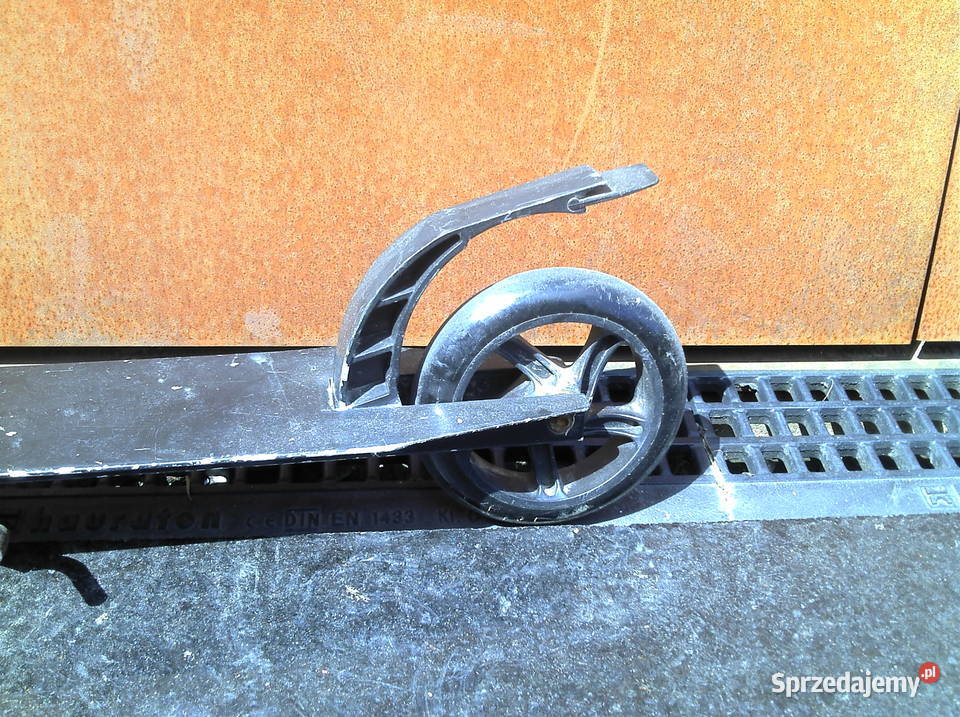 Hulajnoga czarna średnie koła z łóżyskami Sport sprzedam