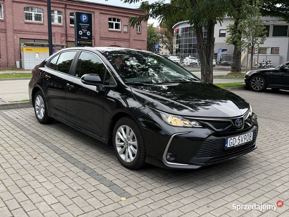 Toyota Corolla Sedan 18 Hybrid 140 Wersja