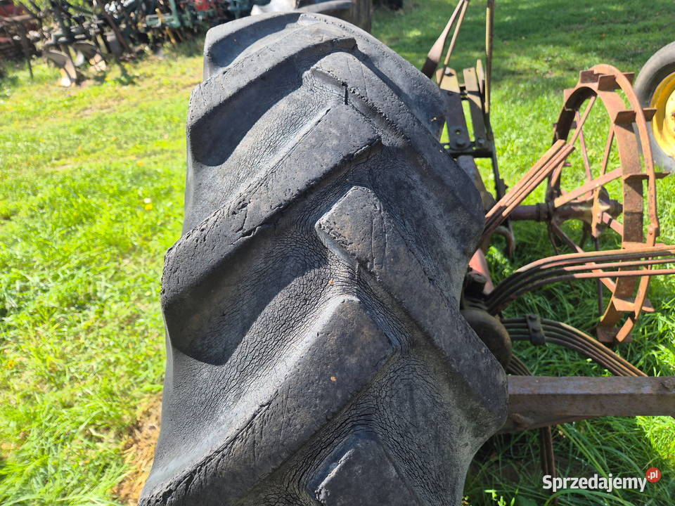 Koła tylne Ursus C330 tył opona 12428 Bucze