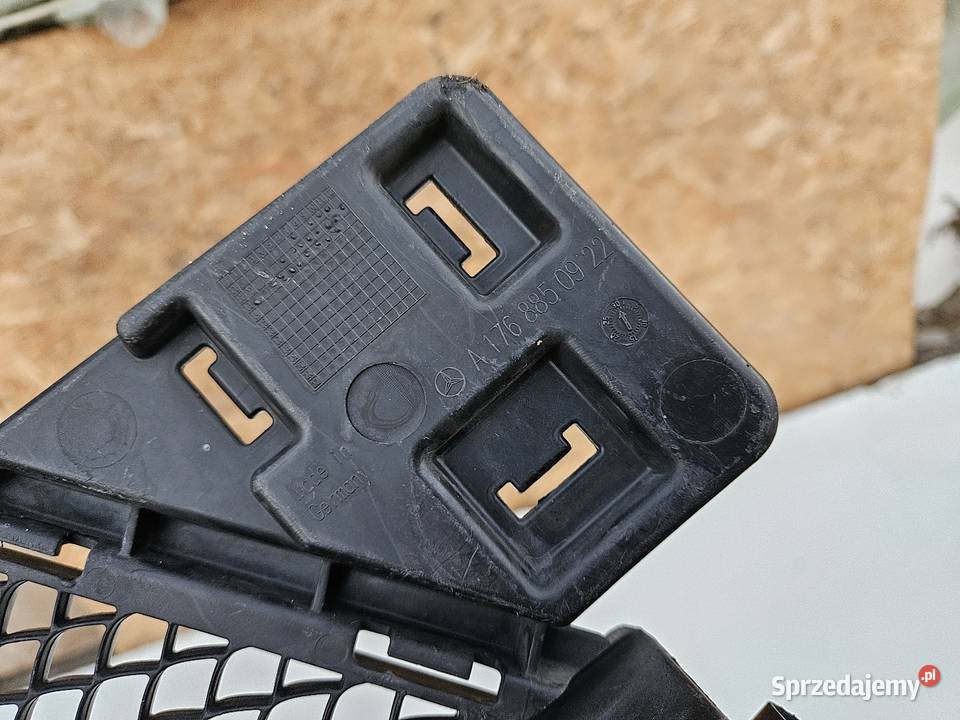 MERCEDES AKLASA W176 AMG KRATKA ŚRODKOWA osobowe wielkopolskie Międzychód