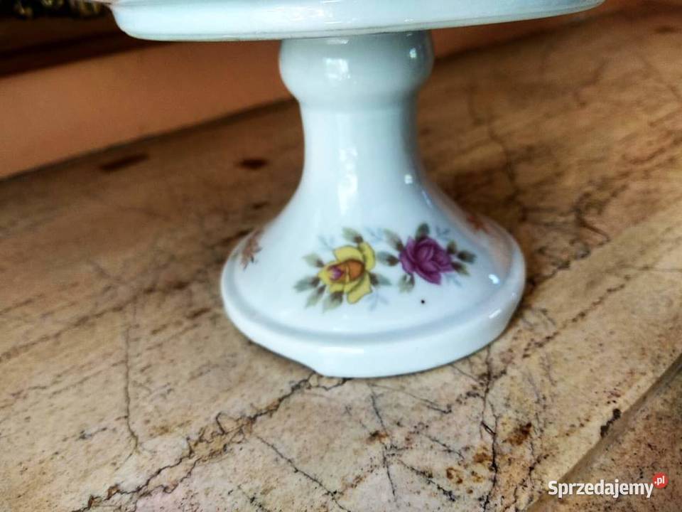 Patera na nodze z różami Piękna złocona Gdańsk