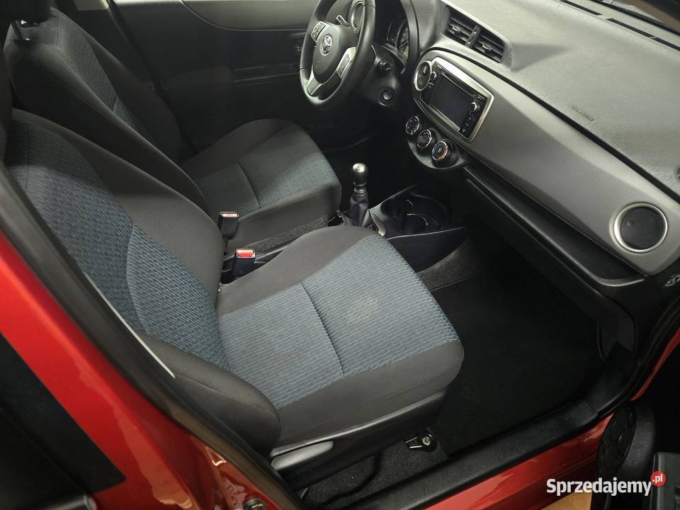 Toyota Yaris 133 VVTi 99 87 piękny kolor bordo Karczew