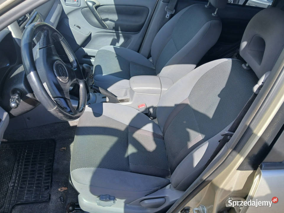 Toyota RAV4 20 D4D 4X4 5 drzwi klimatyzacja diesel Gryfino