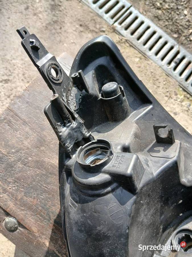 Reflektor lampa prawy przód suzuki Swift mazowieckie Zwoleń