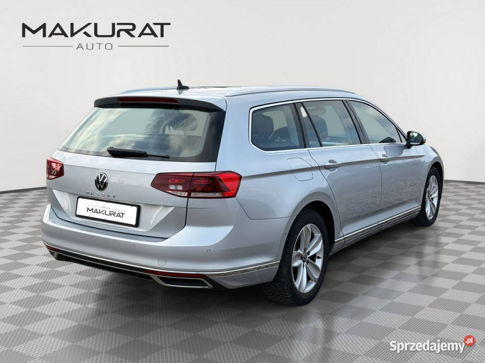 Volkswagen Passat WD4227T15 TSI Elegance DSG Pępowo