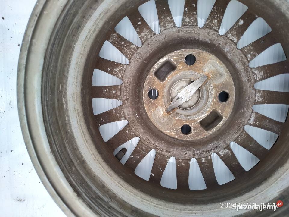 Kultowe felgi do Renault 19 włoskie 13x5J Średnica 13" Samochodowe Białystok