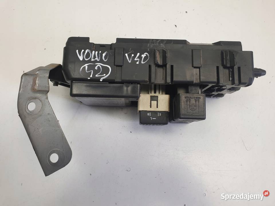 Volvo S40 V40 lift 19 D SKRZYNKA BEZPIECZNIKÓW Rudka