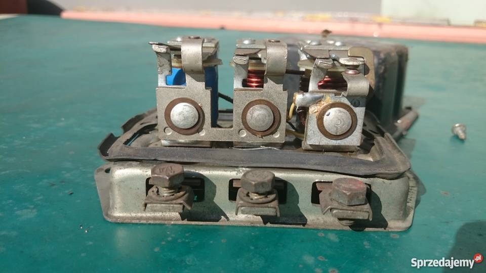 Regulator napięcia 4056844 Magneti Marelli Ostrów Wielkopolski sprzedam