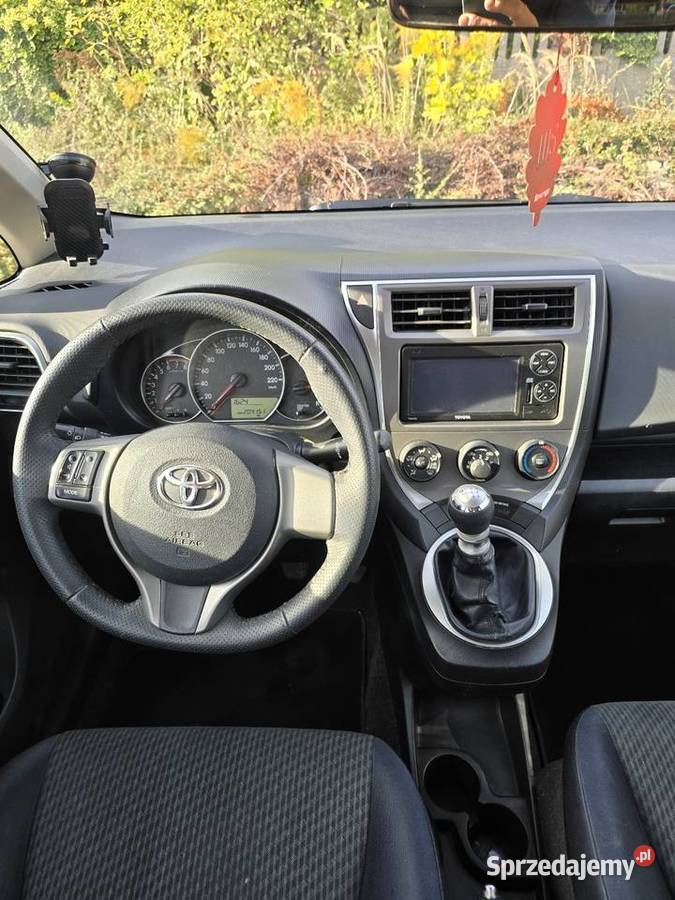 Toyota Verso S 13 Benzyna Rok produkcji 2011 Pyrzyce
