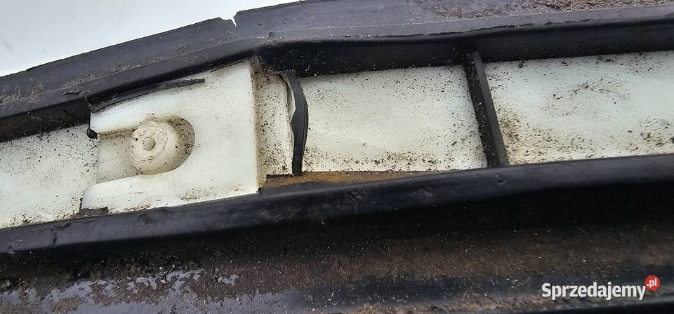 Listwa błotnika lewy tył mercedes w208 osobowe wielkopolskie Zbąszyń sprzedam