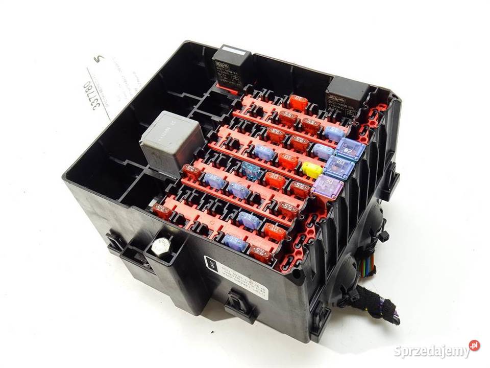 SKRZYNKA BEZPIECZNIKÓW FORD FIESTA MK7 sprzedam
