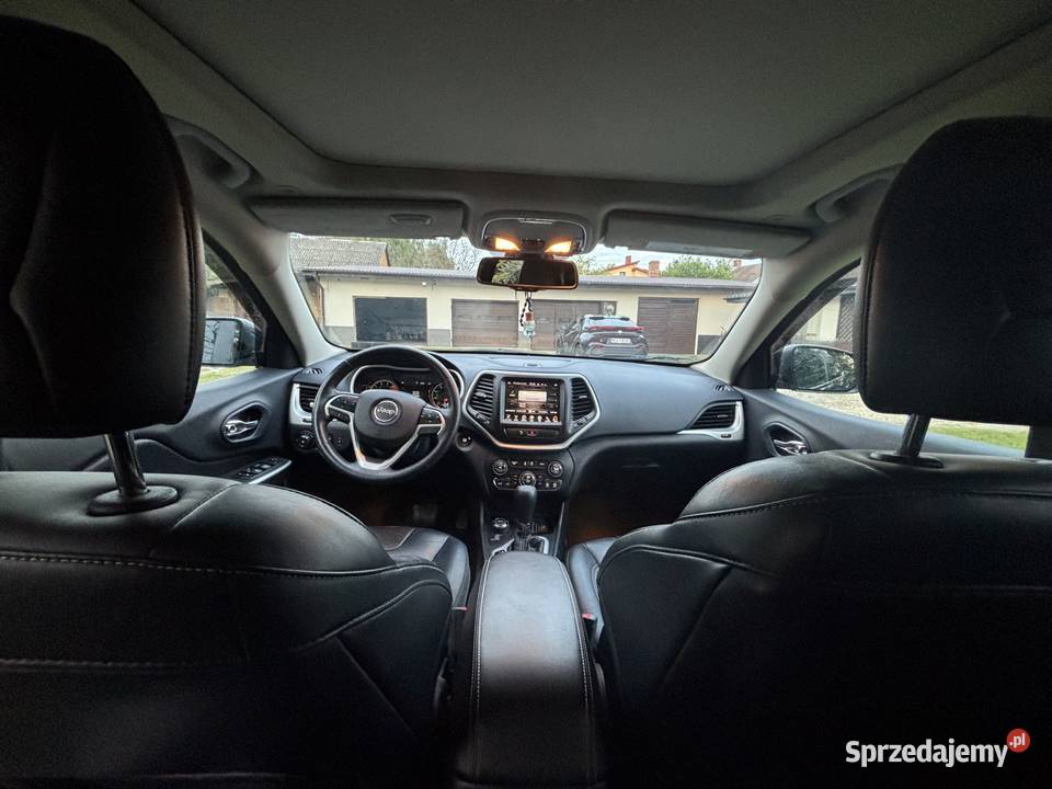 Sprzedam samochód Cherokee Radom