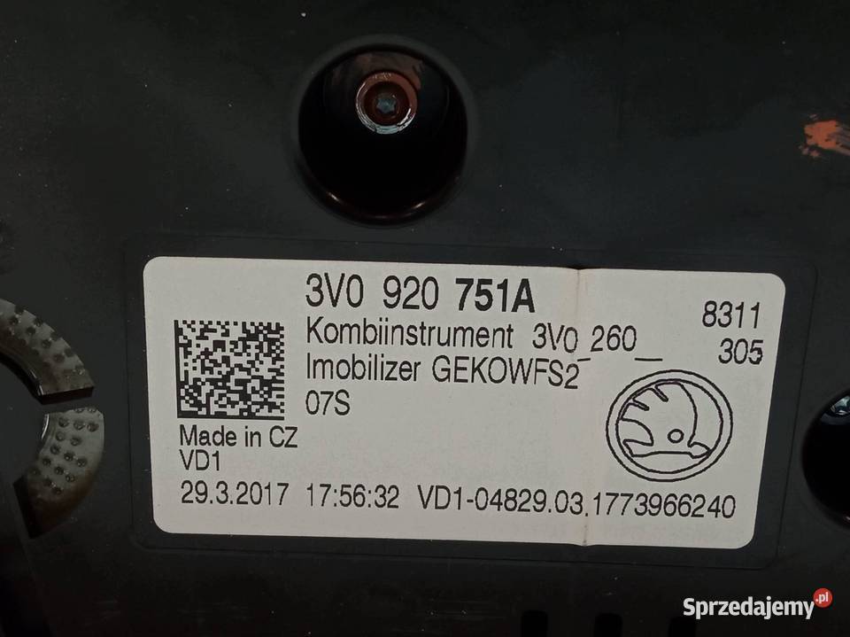 LICZNIK 3V0920751A 20 TDI Skoda Superb III