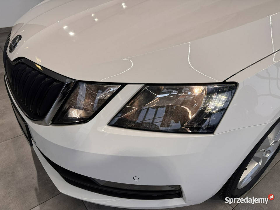 koda Octavia Ambition 16TDI 115 M5 2019 r salon wielofunkcyjna kierownica Myślenice