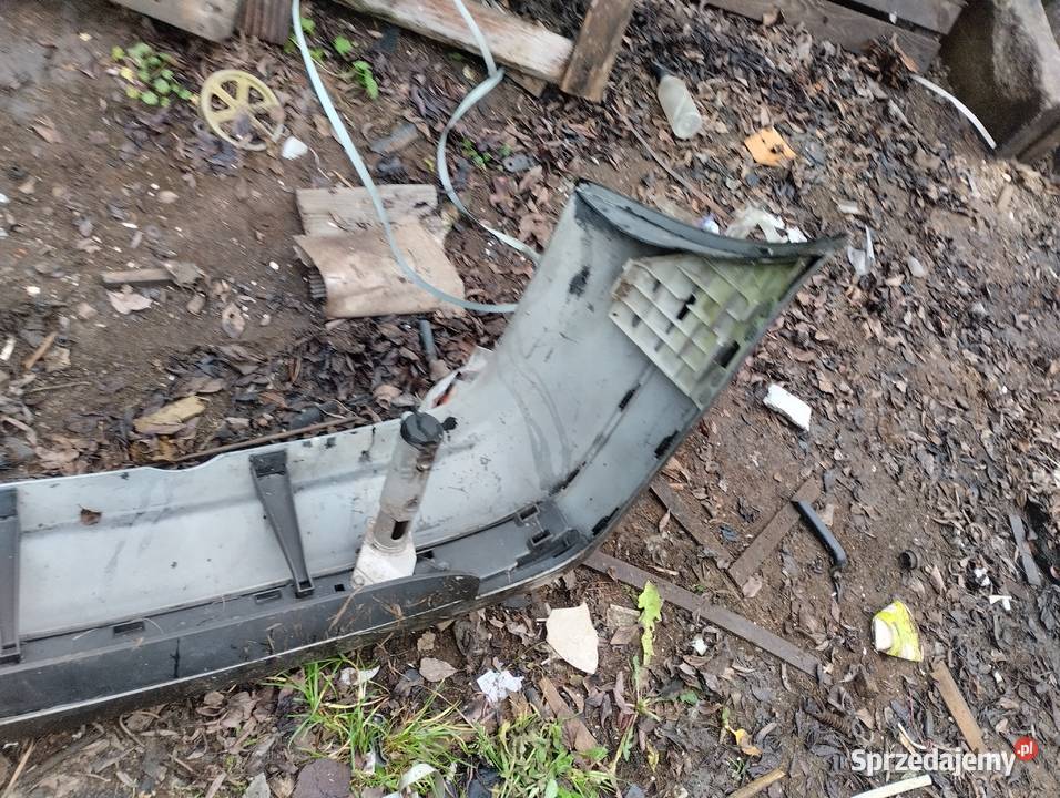 tylny zderzak audi 80 b4 sedan Gniew