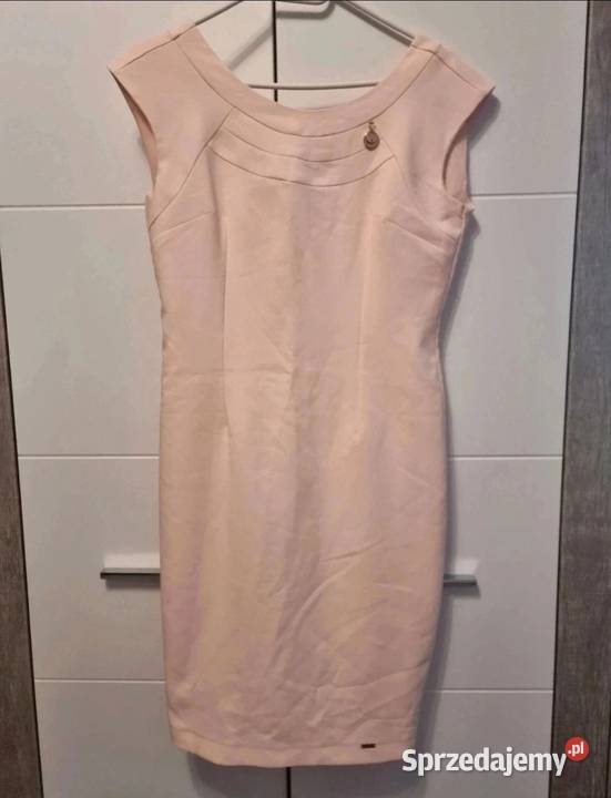 Elegancka sukienka pud4owy Busko-Zdrój sprzedam