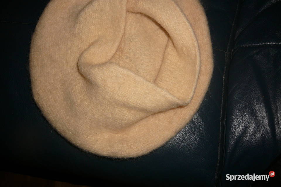 Beret biały kremowy vitange dolnośląskie