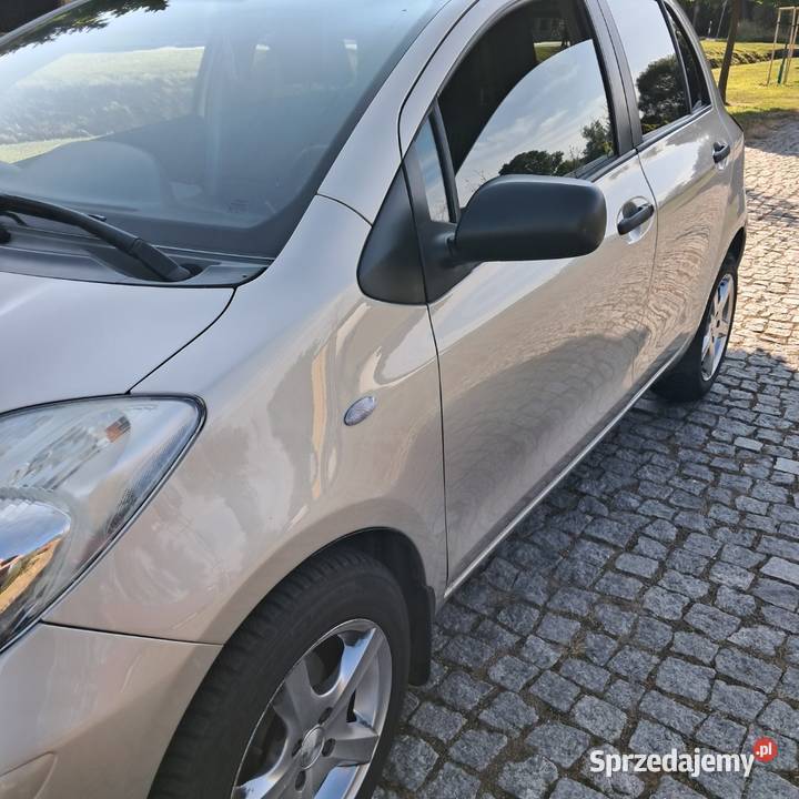 toyota yaris 133 polski salon