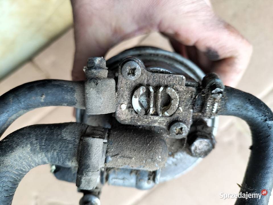 PODSTAWA OBUDOWA FILTRA PALIWA VW PASSAT B5 19 Części montażowe Kamień-Kolonia