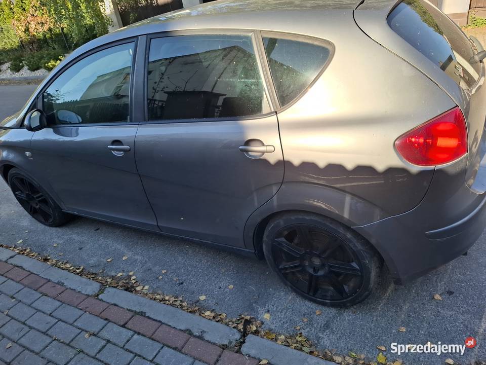Seat lekko uszkodzony Motoryzacja Częstochowa sprzedam