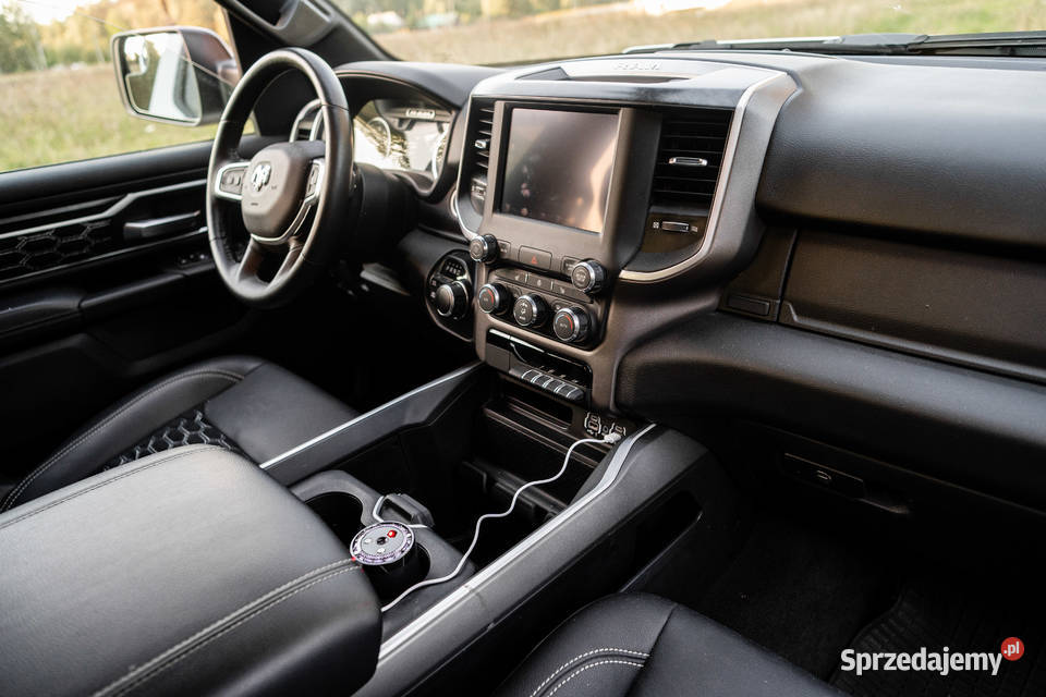RAM 1500 57 HEMI 4X4 MAŁY PRZEBIEG LPG benzyna+LPG Łapy sprzedam