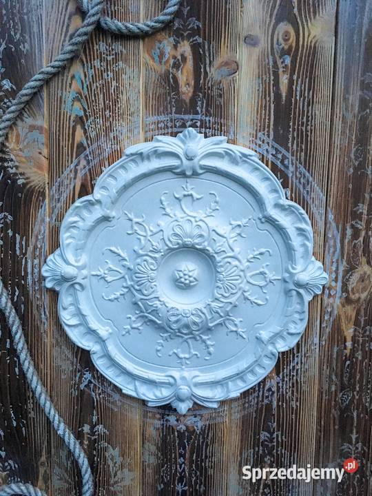 Obraz na drewnie efekt postarzenia sztukateria