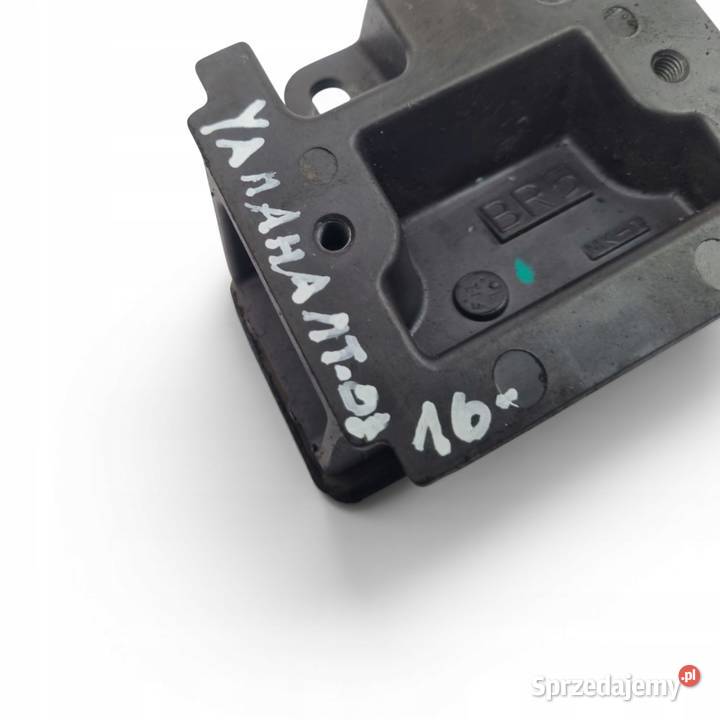 UCHWYT REGULATORA NAPIĘCIA Yamaha MT03 II RH07