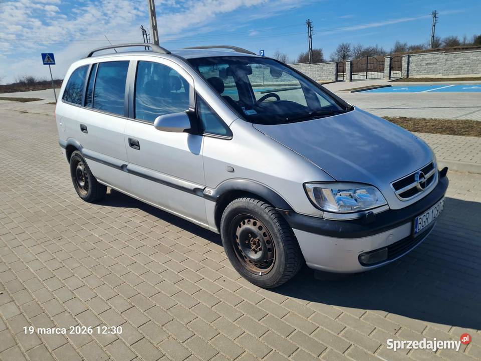 ZAFIRA 7 osobowa 18 benzyna