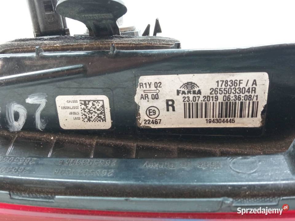 LAMPA TYŁ W KLAPĘ PRAWA 265503304R Renault Clio świętokrzyskie