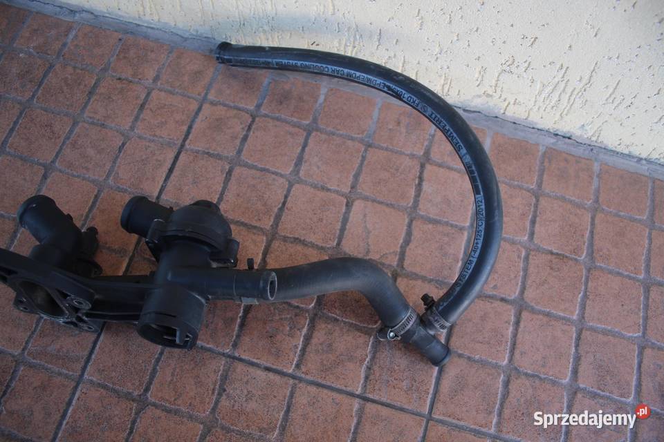 OBUDOWA TERMOSTATU SKODA FABIA I 12 03C121111B osobowe