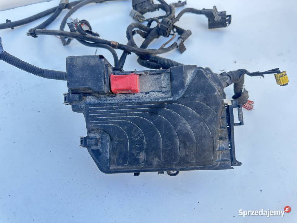 MERCEDES W117 CLA SKRZYNKA BEZPIECZNIKÓW osobowe wielkopolskie Międzychód