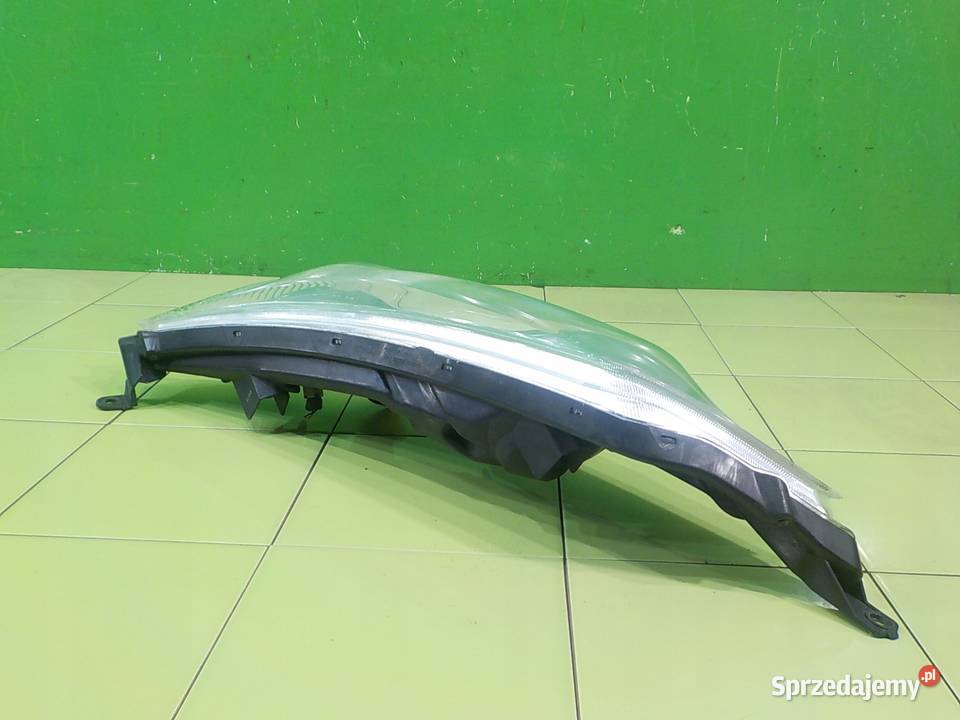 NISSAN JUKE F15 16 B 10r 5D lampa prawa przod Suków sprzedam