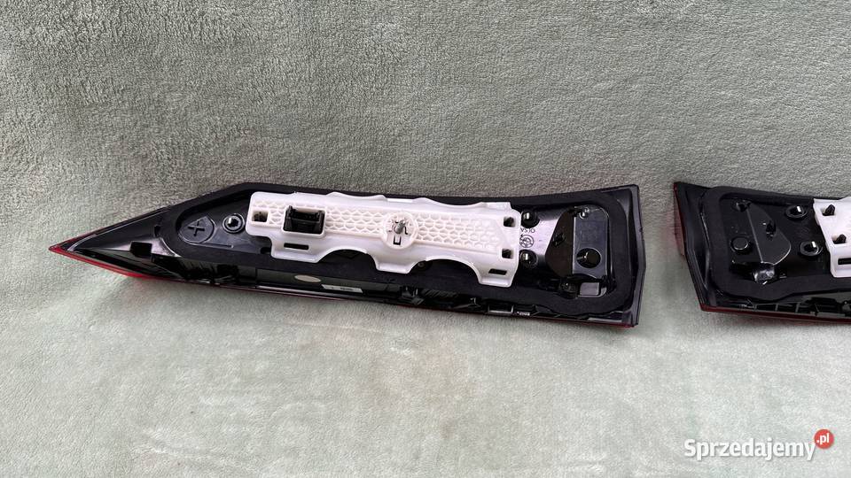 BMW X1 U11 LAMPA PRAWA TYLNA ZWYKŁA W KLAPE Gorzów Wielkopolski sprzedam