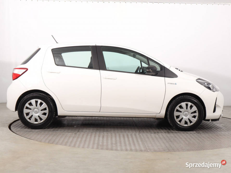 Toyota Yaris 15 VVTi Hybrid komputer pokładowy Katowice